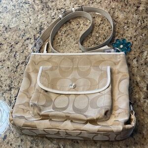 Coach F16558 Signature Daisy Kyra Bag - Crossbody Purse White/Tan